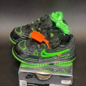 OFF-WHITE X AIR RUBBER DUNK 'GREEN STRIKE' 🖤💚 kids size 9